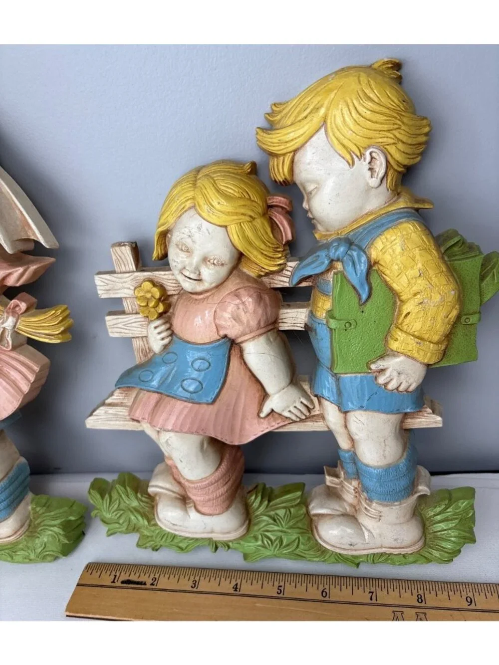 Homco Kids Wall Plaques Boy & Girl Pair Kissing Flower Scenes Adorable!